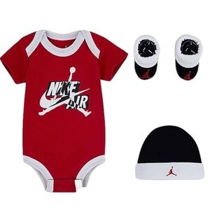 JORDAN NIKE 3 piece outfit! Retail $26.